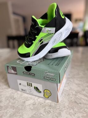 Kids sketchers Neon Green and Black Light-Up Sneakers -